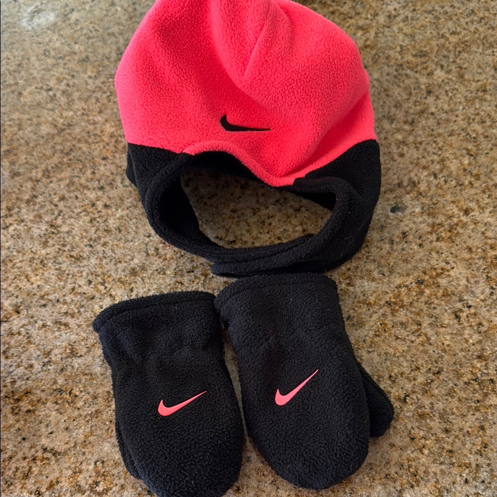 Nike Kids Two-Tone Fleece Hat and Mittens